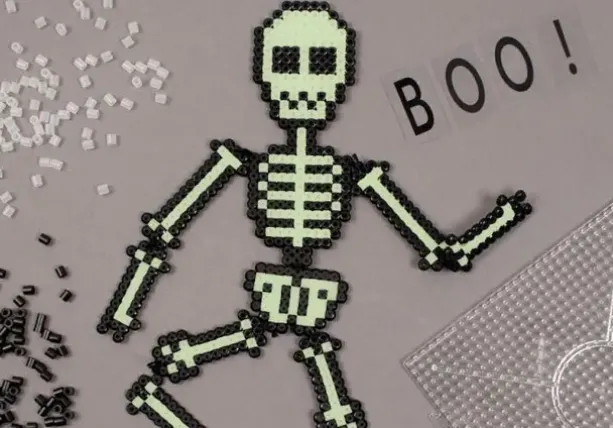 Selvlysende skjelett av perler- idépakke