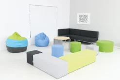 Sittepuff lys blå