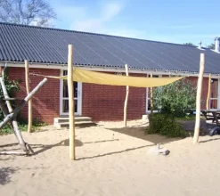 Solseil firkantet med stolper