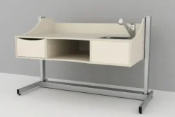 Stellebord med vask regulerbart