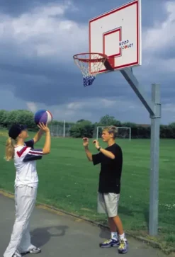 Street basketballstativ med dunkekurv